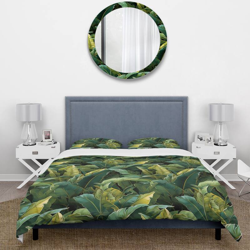 Designart "Green Banana Leaf Bliss Tropical Pattern" Floral Bedding Cover Set With 2 Shams