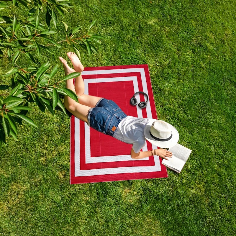 Playa Rug Outdoor Recycled Reversible Plastic Folded Mat/Rug Paris Collection Lightweight & Weather, Water and UV Resistant