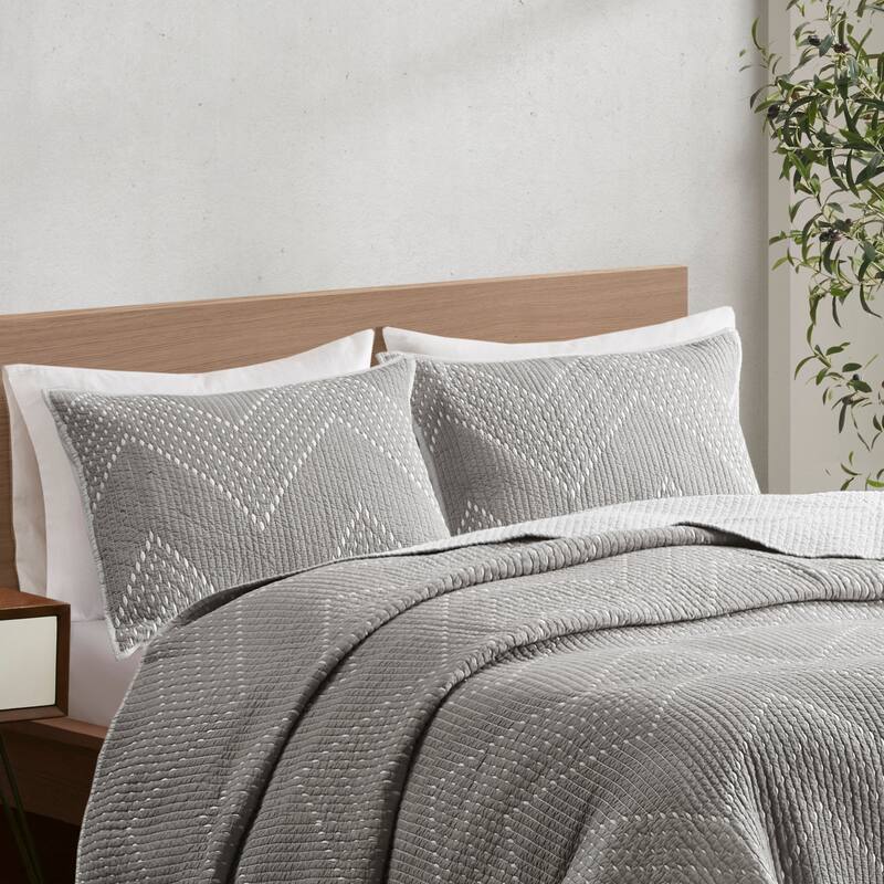 INK+IVY Pomona 3 Piece Embroidered Cotton Quilt Set