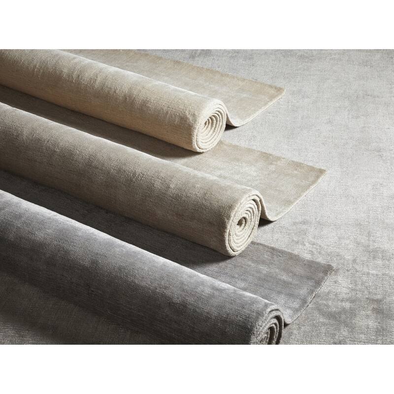 Overton Handmade Modern Contemporary Solid Area Rug