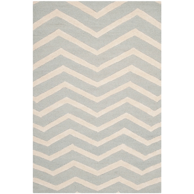 SAFAVIEH Handmade Cambridge Terttu Chevron Wool Rug