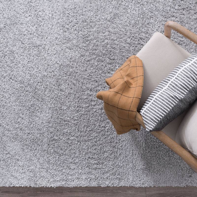 Sohni Shag Farmhouse Solid Color Indoor Area Rug