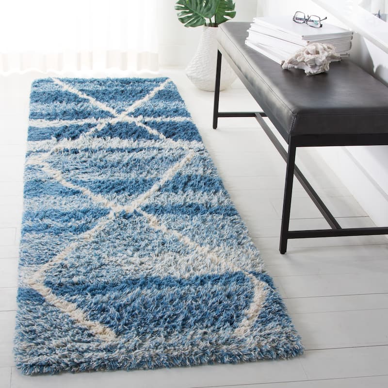 SAFAVIEH Handmade Casablanca Shag Jale Tribal Wool Rug - 2'3" x 8' Runner - Blue/Ivory