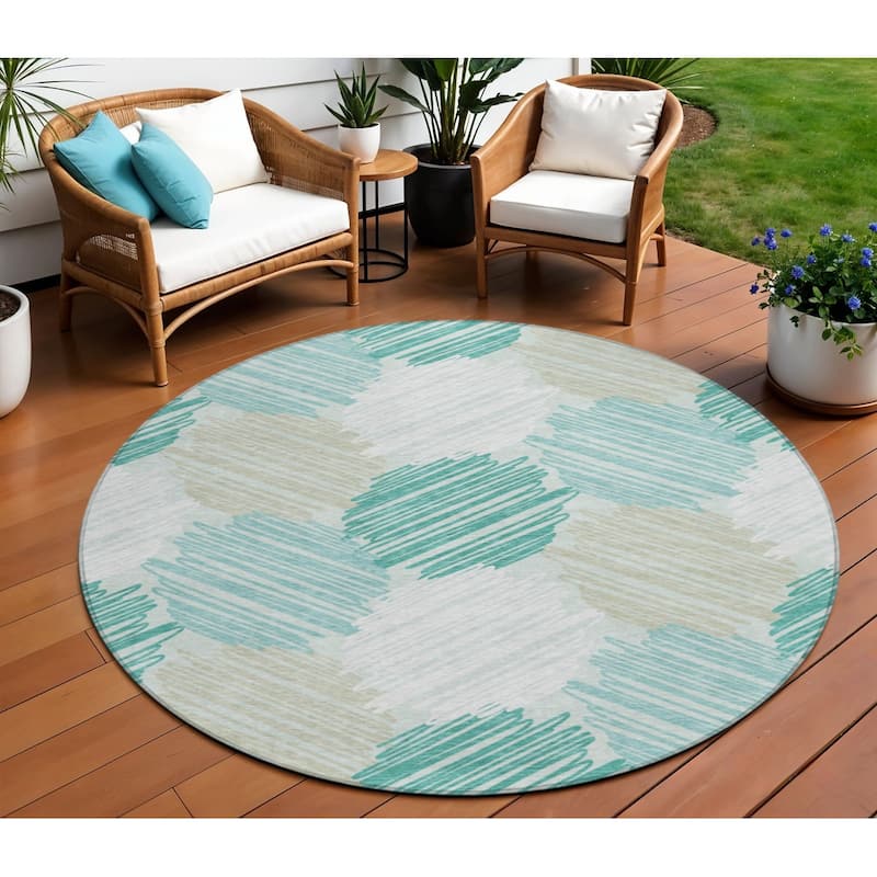 HomeRoots Geometric Transitional Rectangle Outdoor Rug - 8' Round