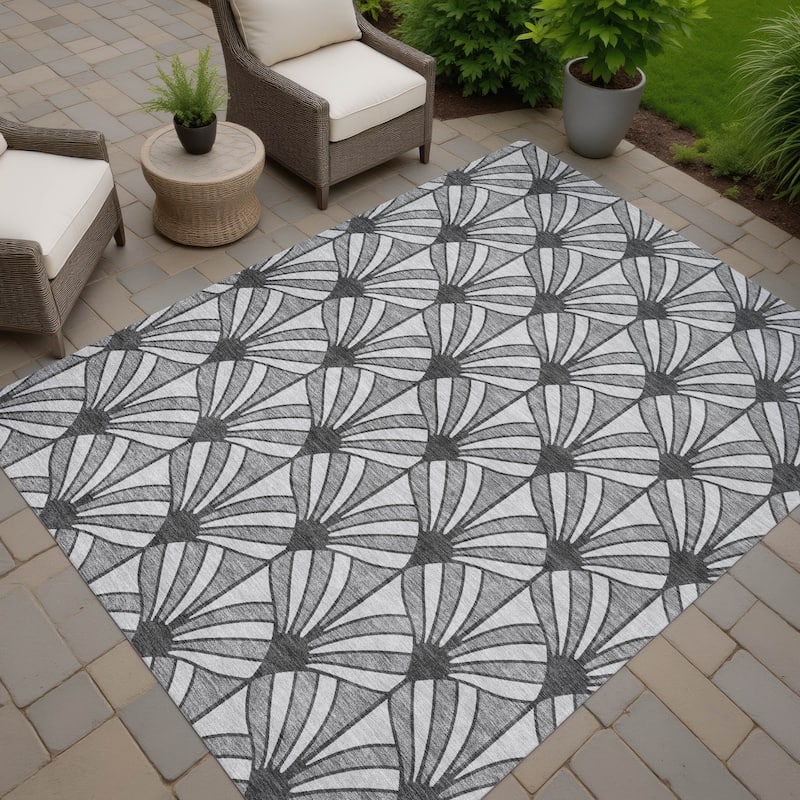 Machine Washable Indoor/ Outdoor Casual Kim Chantille Rug