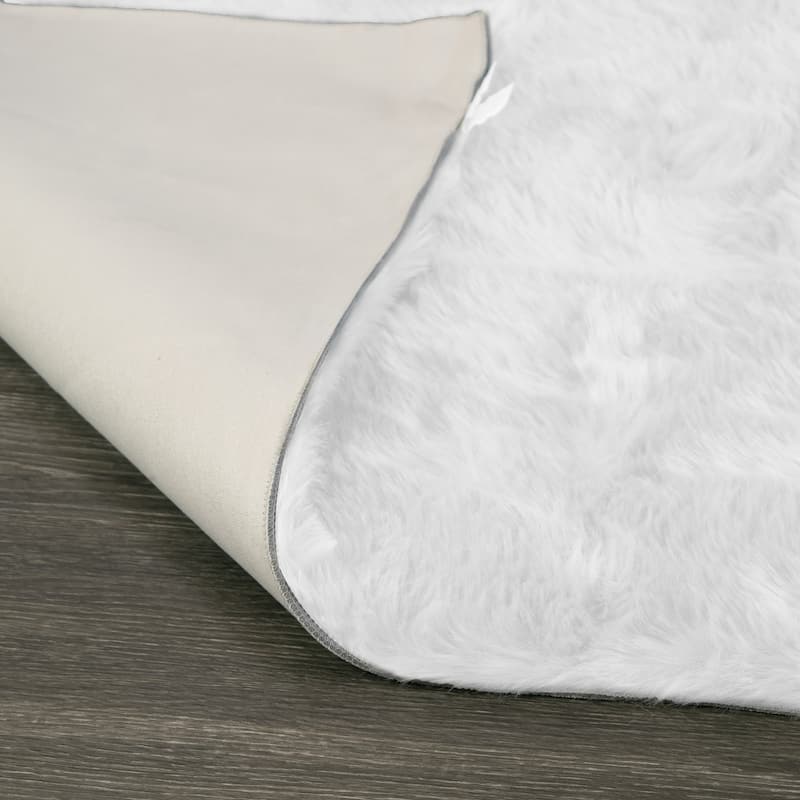 Auriel Faux Sheepskin imitative Fur Area Rug White Rectangular 5x8 - 5' x 8' - 5' x 8'
