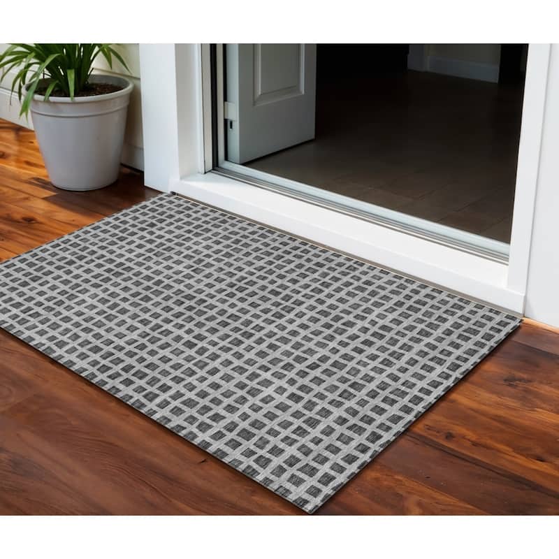HomeRoots Geometric Transitional Rectangle Outdoor Rug - 3' x 5'