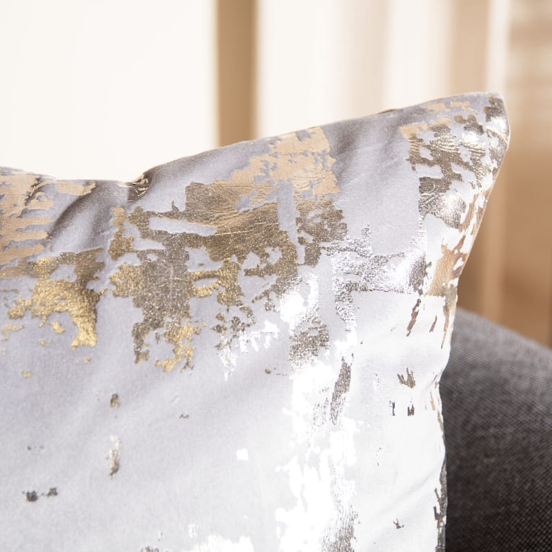 SAFAVIEH Sikira Modern Decorative Throw Pillow