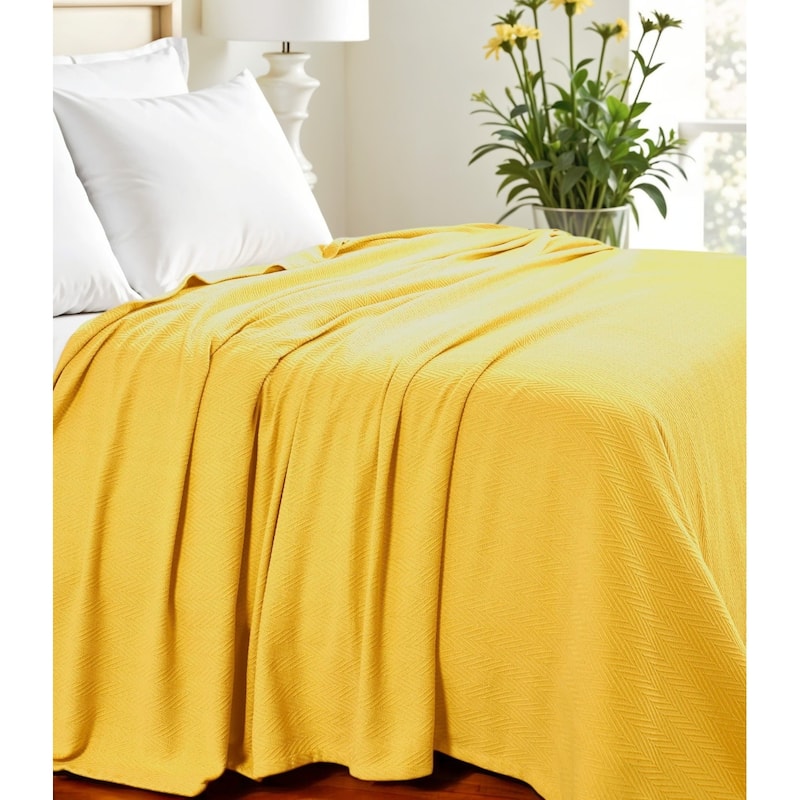 HomeRoots Queen Gold Cotton Woven Chevron Blanket - Queen - Gold