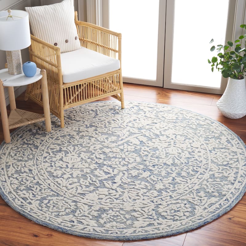 SAFAVIEH Handmade Metro Suada French Country Wool Rug - 6' Round - Blue/Ivory