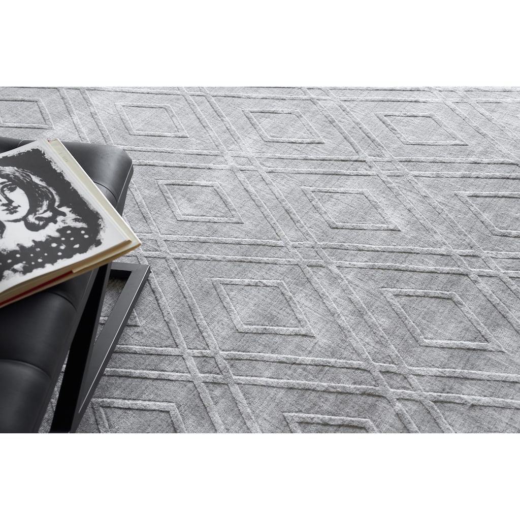 Exquisite Rugs Castelli Handmade Handloomed Bamboo Silk/New Zealand Wool Light Silver Area Rug.