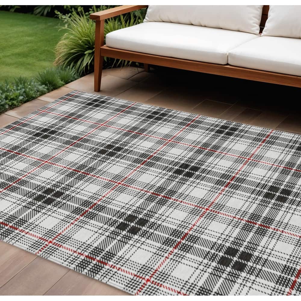HomeRoots Plaid Transitional Rectangle Outdoor Rug