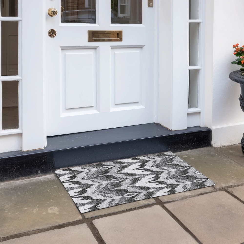 Machine Washable Indoor/ Outdoor Chantille Boho Ikat Rug