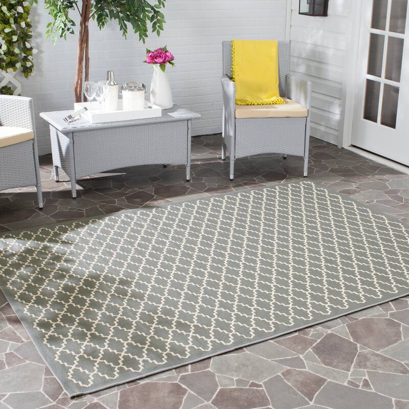 SAFAVIEH Courtyard Gerdi Indoor/ Outdoor Patio Backyard Rug - 4' x 5'7" - Anthracite/Beige
