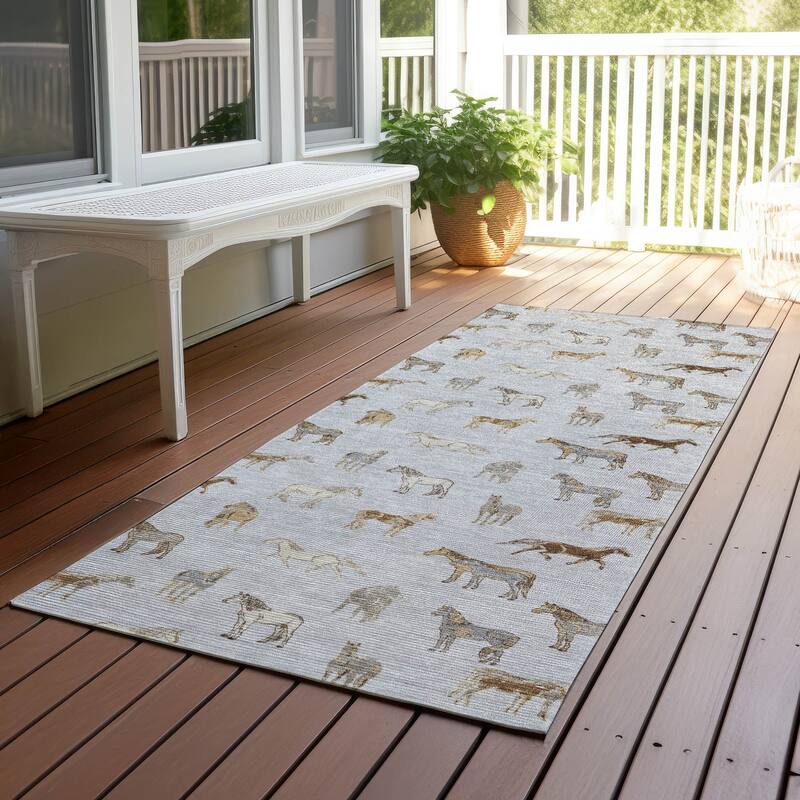 Machine Washable Indoor/ Outdoor Horses Chantille Rug - Silver - 2'3" x 7'6"