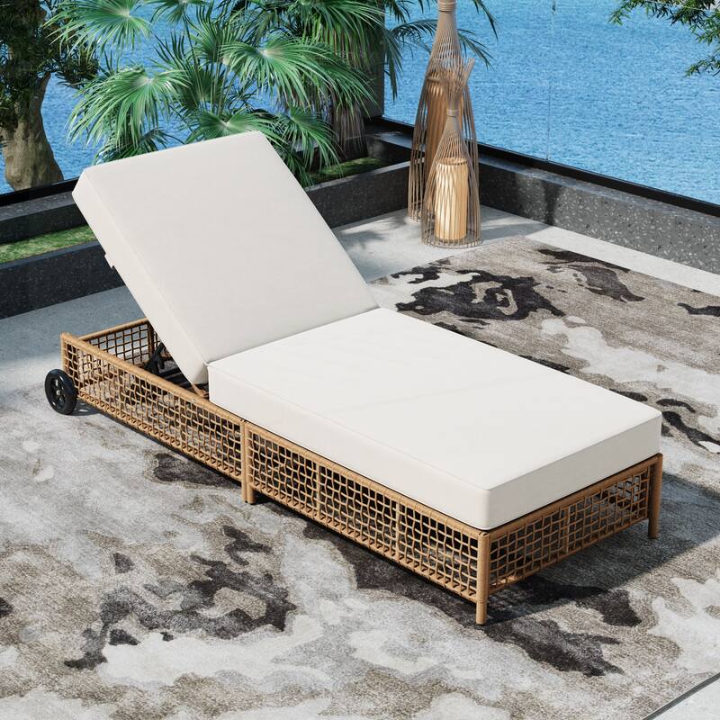 Outdoor Lounge Chair
