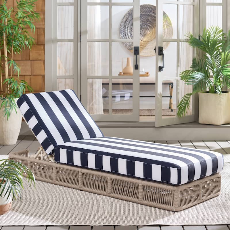 SAFAVIEH Outdoor Tinna Sun Lounger - 75"W x 25"D x 13"H