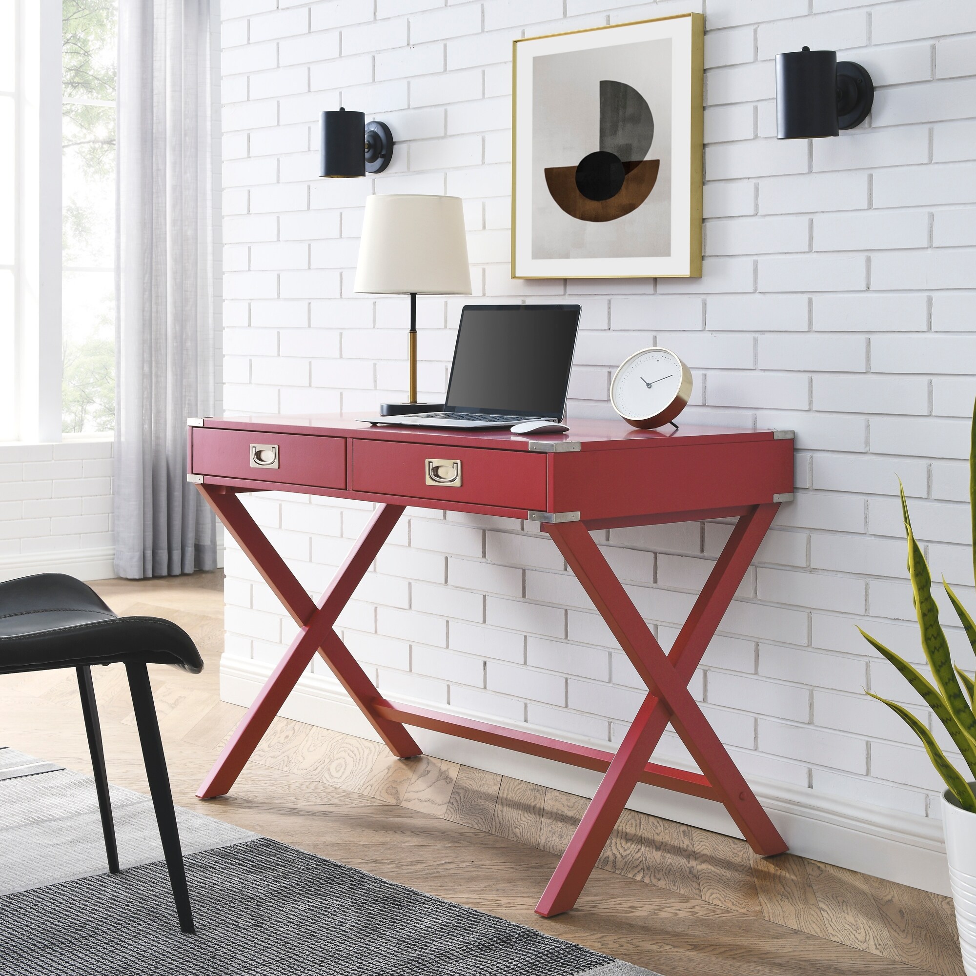 Red desk target new arrivals