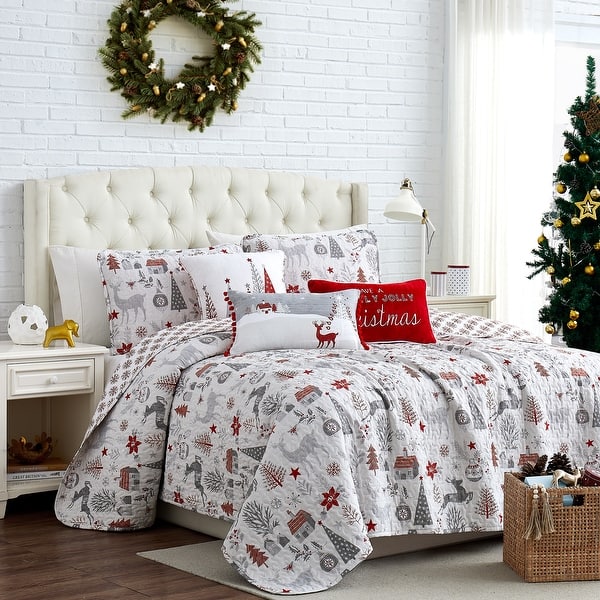 https://ak1.ostkcdn.com/images/products/is/images/direct/6514b9e2401519675dc4aa8a398397cbbec29a02/Holly-Jolly-Lane-Oversized-Reversable-6-Piece-Quilt-Set.jpg?impolicy=medium