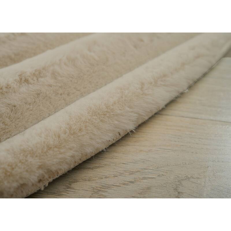 Madrid Collection Ultra Soft Ribbed Faux Fur Area Rug