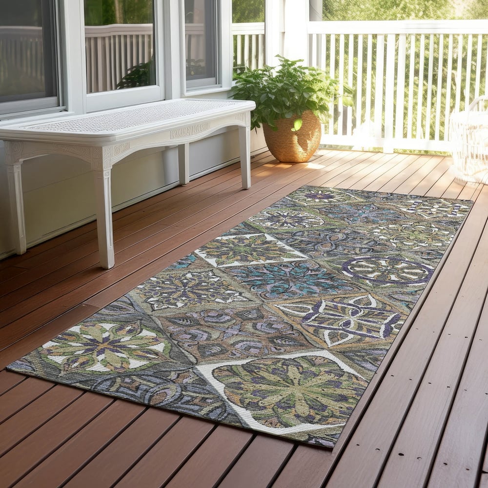 Machine Washable Indoor/ Outdoor Traditional Mosaic Chantille Rug