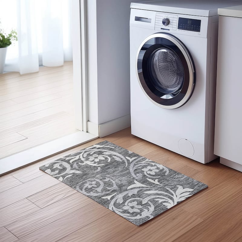 Machine Washable Indoor/ Outdoor Chantille Floral Scroll Rug