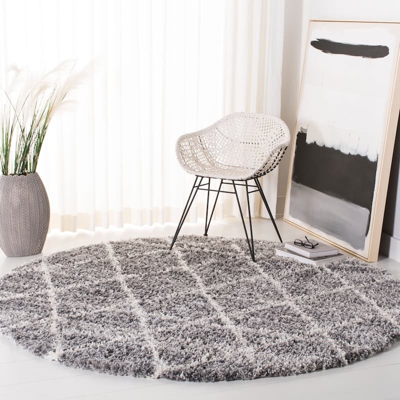 SAFAVIEH Montreal Shag Ceola 2-inch Thick Rug - 6'7" Round - Grey/Ivory