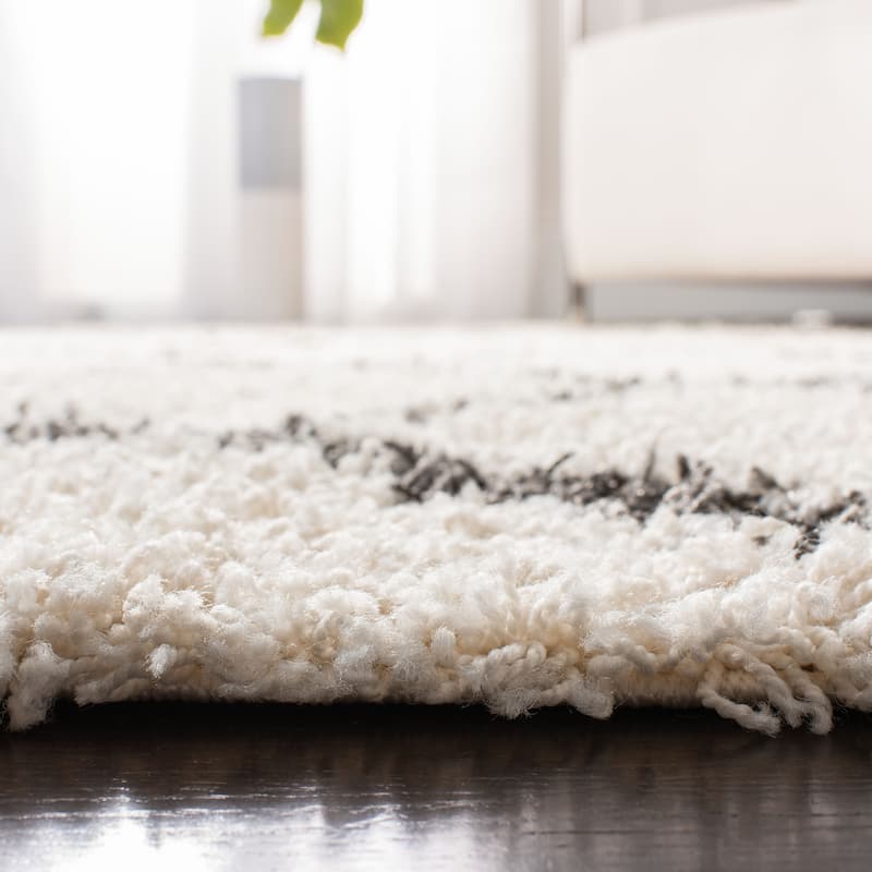 SAFAVIEH Dallas Shag Hacer Trellis 1.5-inch Thick Rug