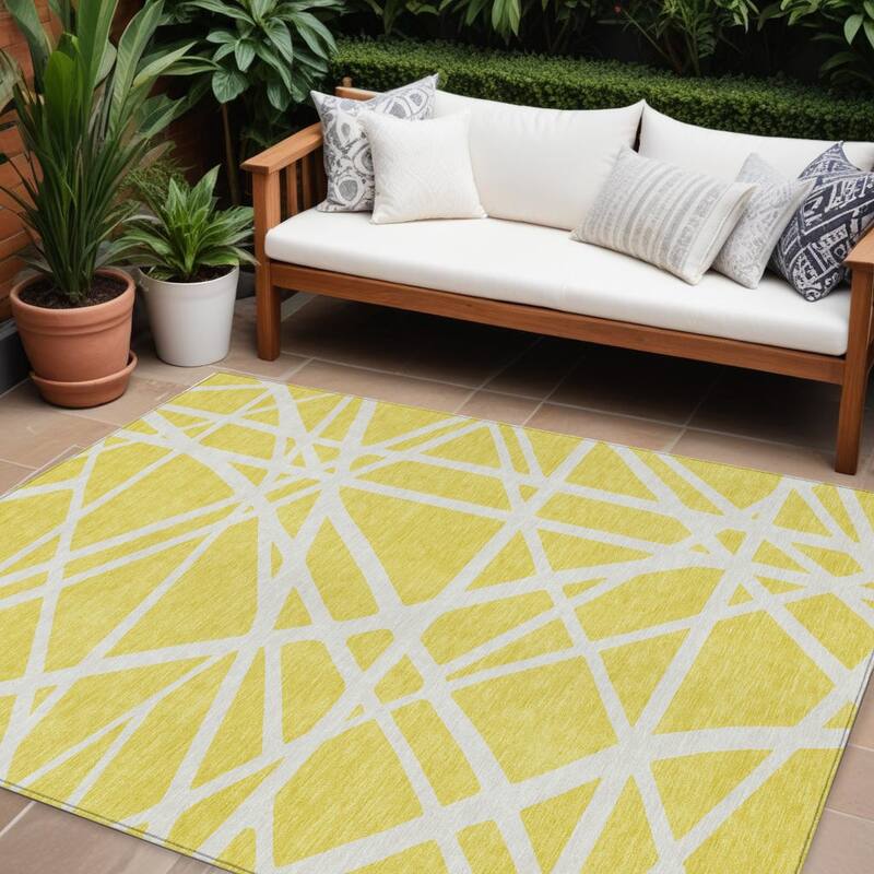 HomeRoots Geometric Transitional Rectangle Outdoor Rug - 9' X 12'
