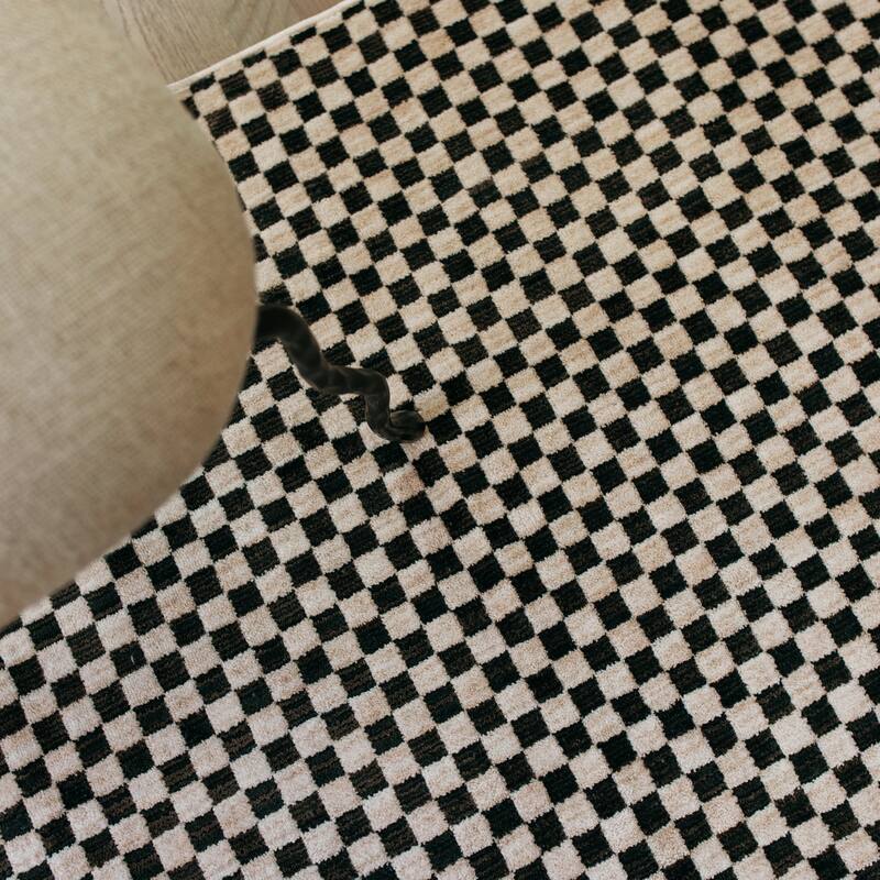 Hansel Two-Tone Checkerboard Black/ Ivory Area Rug