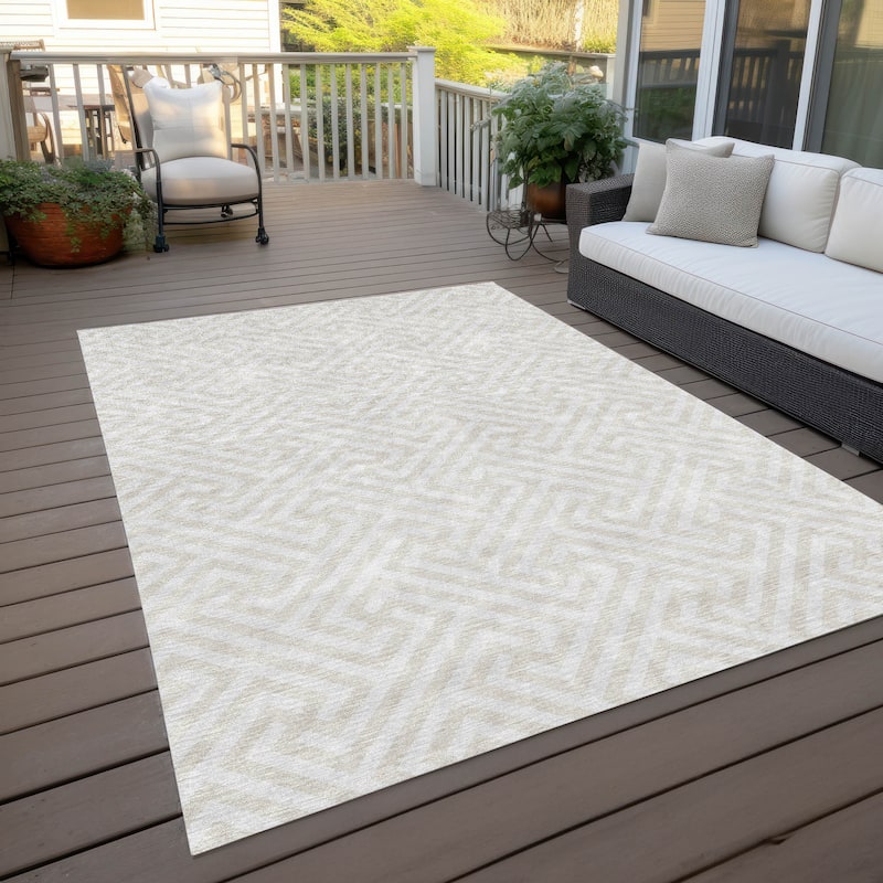 Machine Washable Indoor/ Outdoor Chantille Modern Geo Rug