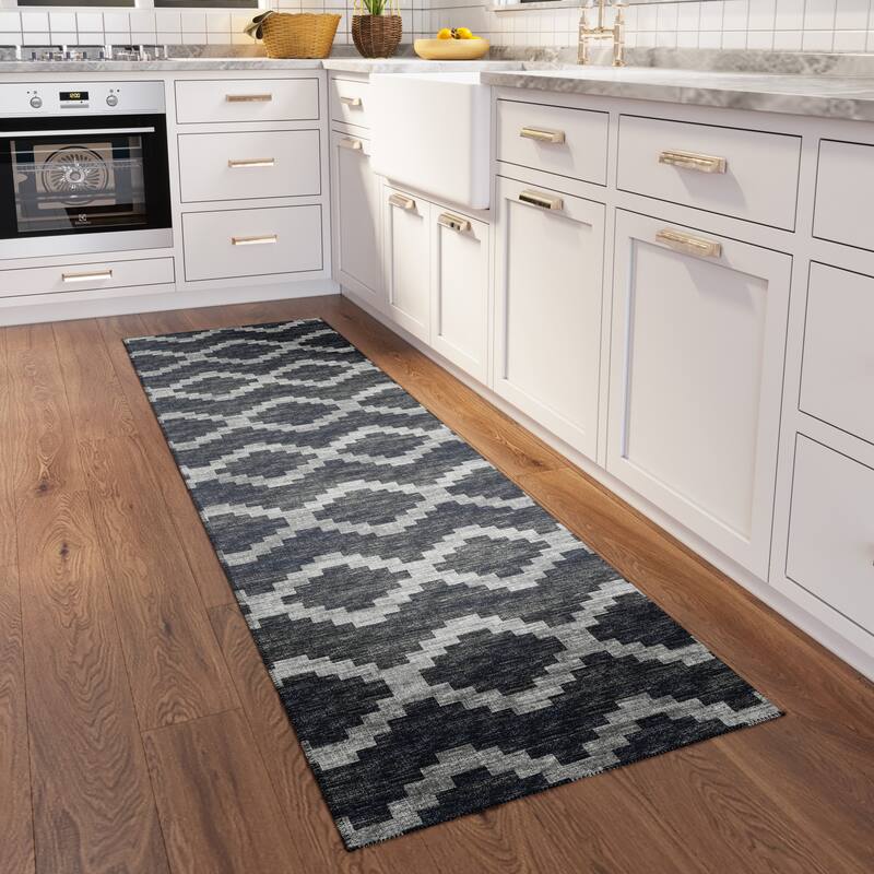 Indoor/ Outdoor Addison Yuma Southwest Chevron Washable Area Rug - 2'3" x 7'6" - Gray