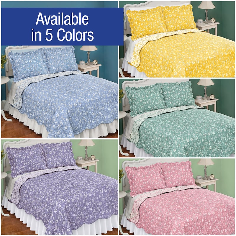 Reversible Floral Quilt with Scalloped Edges