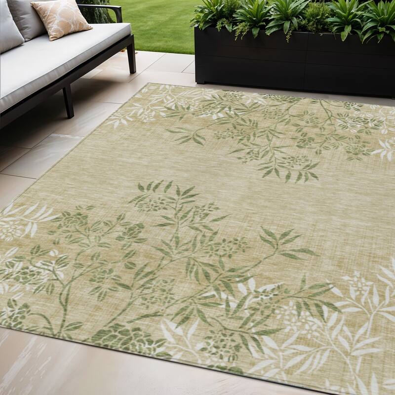 HomeRoots Floral Transitional Rectangle Outdoor Rug - 5' X 8'