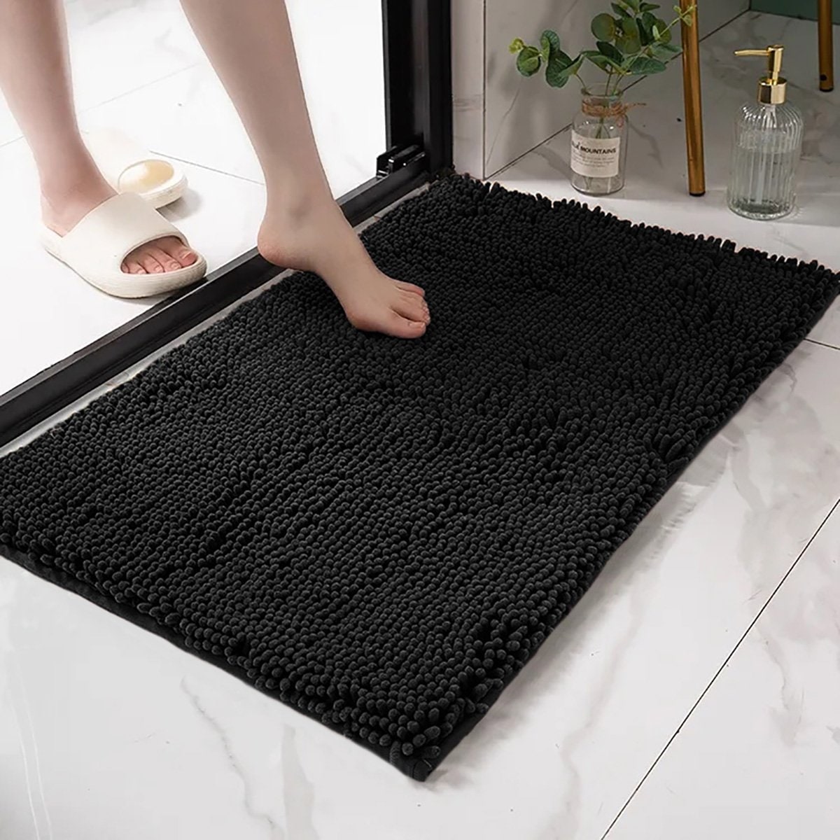 https://ak1.ostkcdn.com/images/products/is/images/direct/65384047090b7a87d1551a5ff33aa84a54505330/Soft-Cozy-Plush-Chenille-Bath-Mat-Highly-Absorbent-Shower-Mat-Non-Slip-Bathroom-Rug.jpg