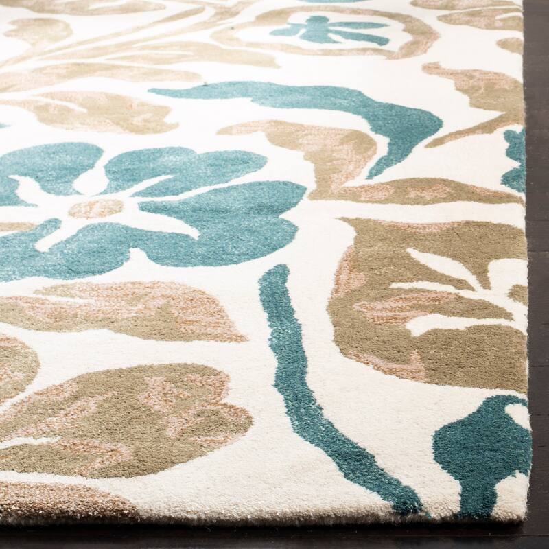 SAFAVIEH Handmade Soho Momoko Floral N.Z. Wool Rug