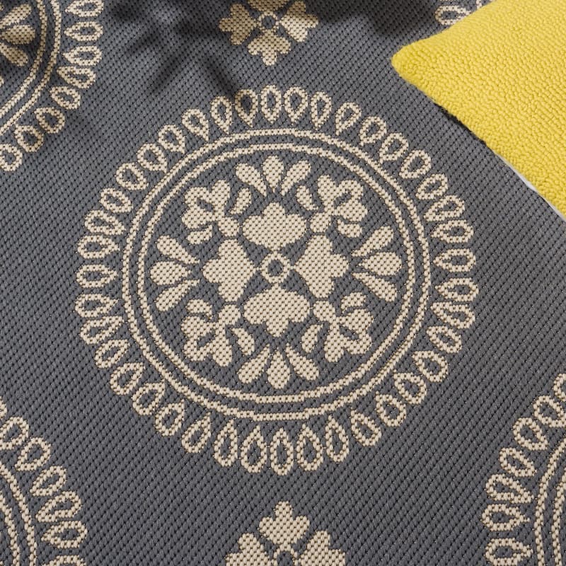 SAFAVIEH Courtyard Lyndy Rug