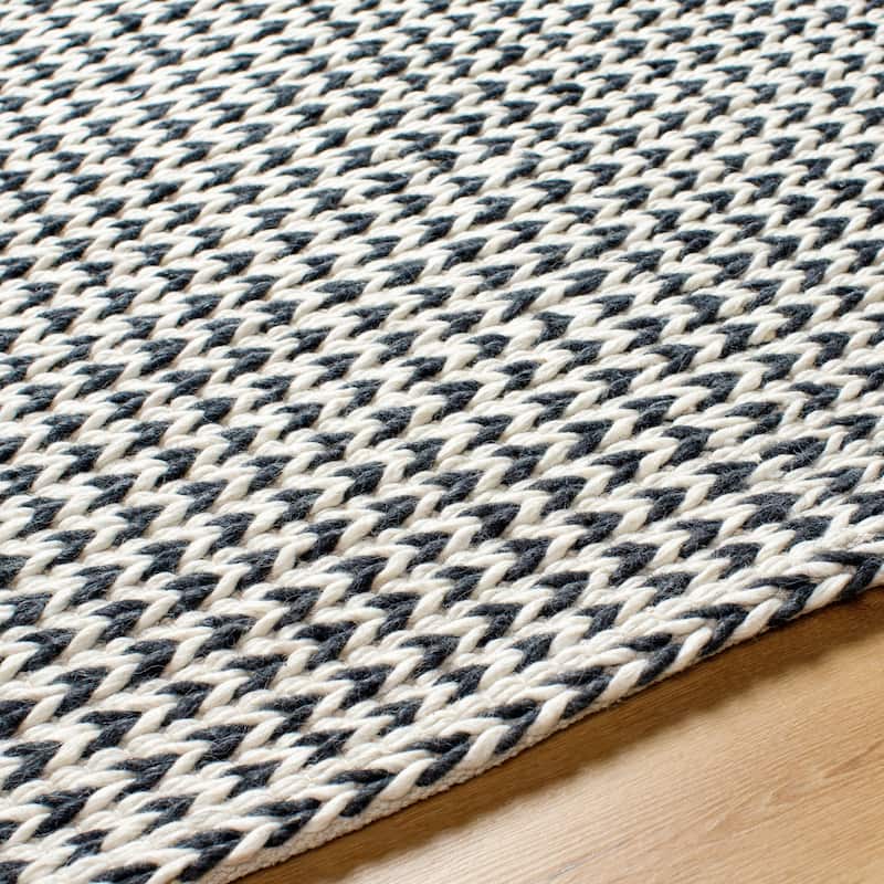 Livabliss Sundance Casual Dots Area Rug