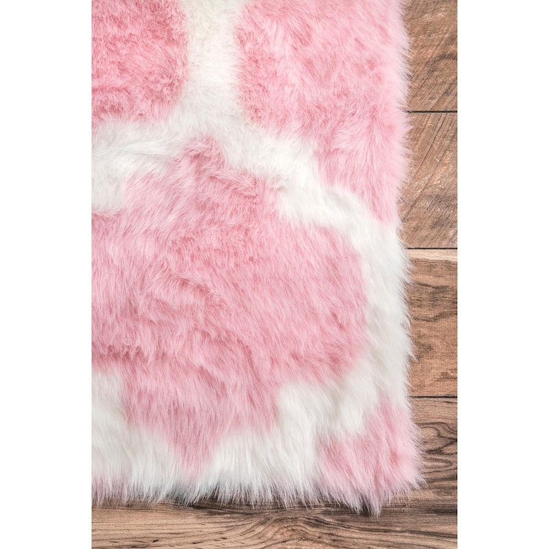 Nuloom Faux Sheepskin Shaunna Area Rug