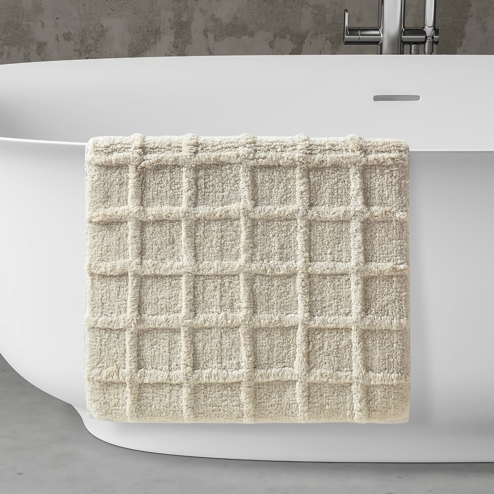 J. Queen New York Cameron Tufted Bath Rug