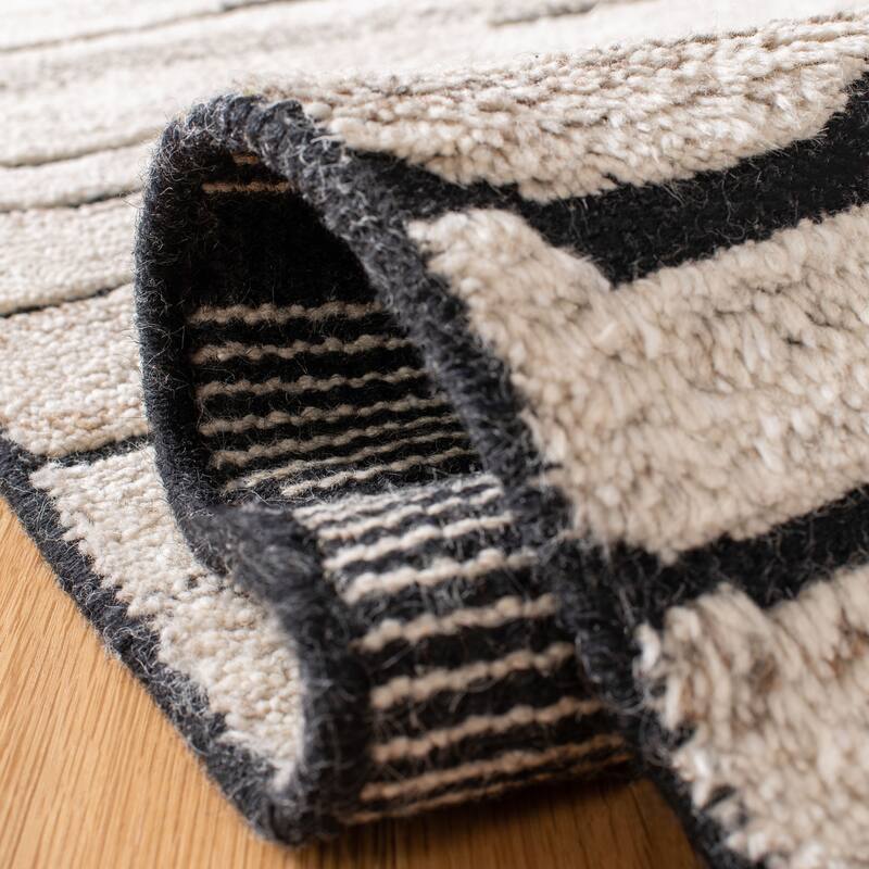 SAFAVIEH Hand-Knotted Casablanca Shag Siret Tribal Wool Rug