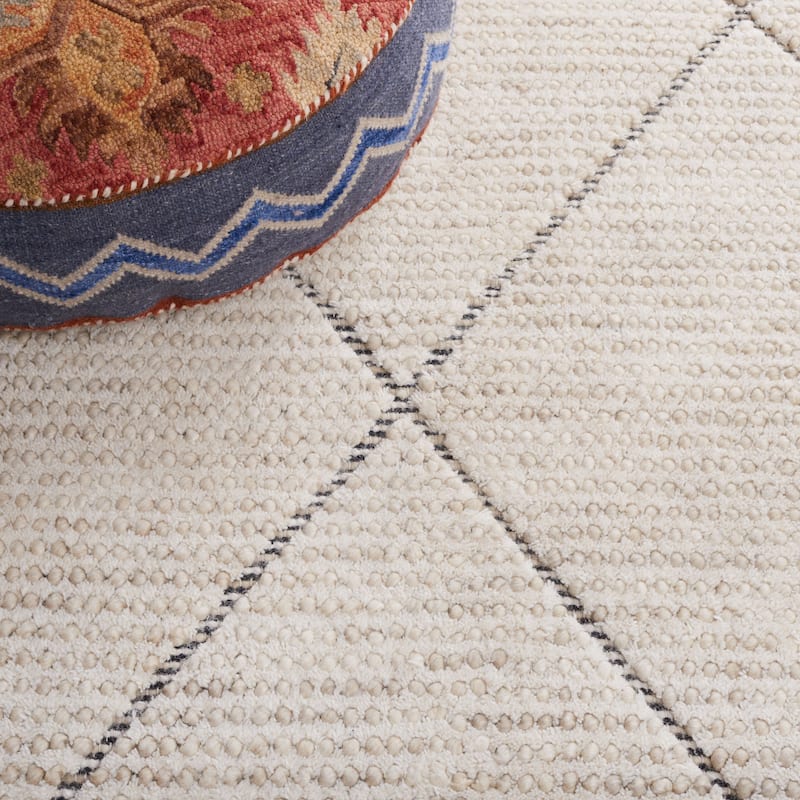 SAFAVIEH Handmade Casablanca Liliane Moroccan Boho Rustic Wool Rug