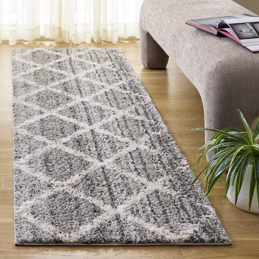 SAFAVIEH Everett Shag Ljubomira 1-inch Thick Rug
