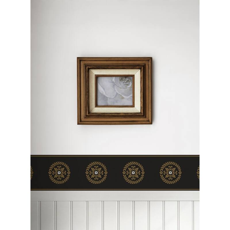 Seabrook Designs Ronan Medallion Non-Woven Unpasted Wallpaper Border