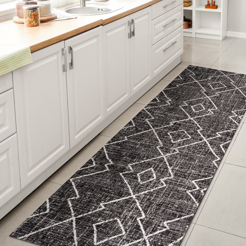 JONATHAN Y Derya Tribal Diamond Trellis Indoor/Outdoor Area Rug