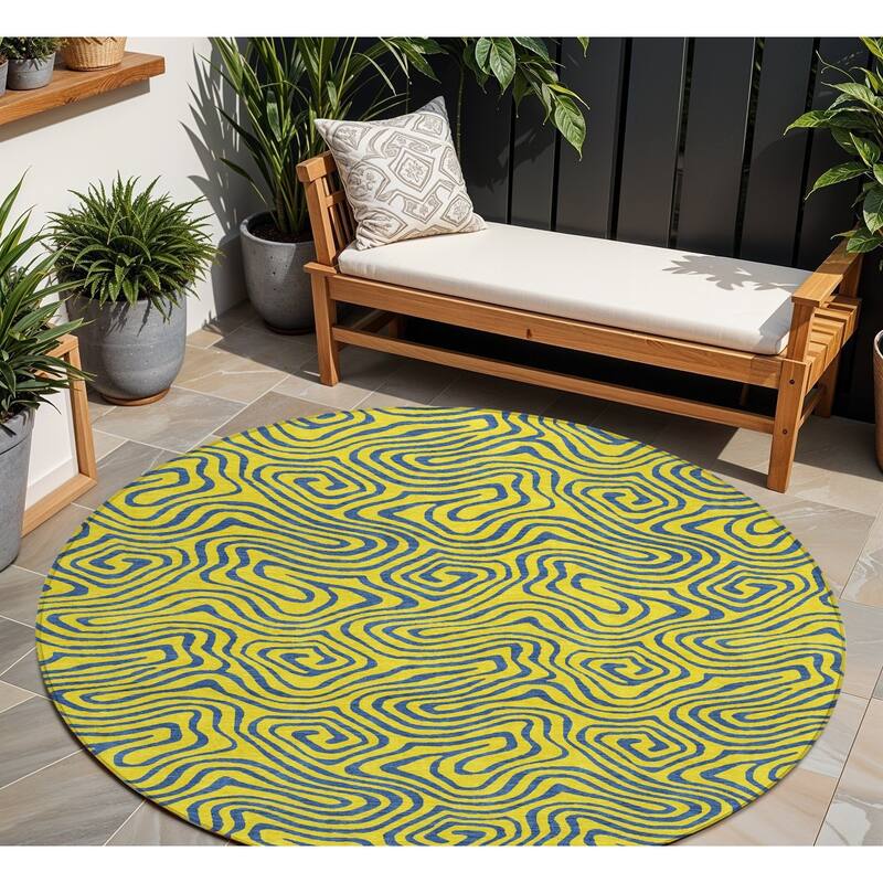 HomeRoots Abstract Transitional Rectangle Outdoor Rug - 8' Round