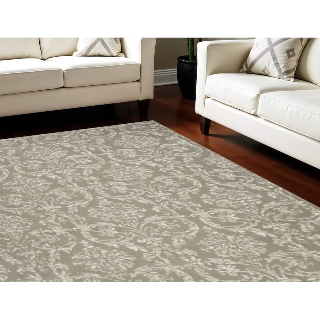 Power Loomed Distressed Non Skid Stain Resistant Area Rug - 118' X '94' X '0.5
