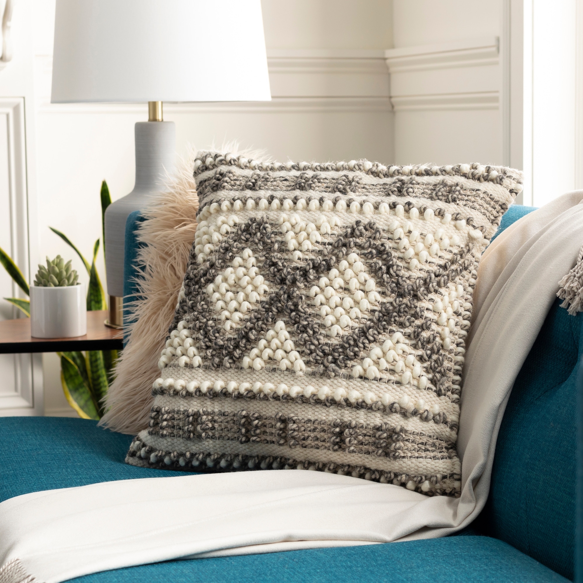 22 inch pillow outlet