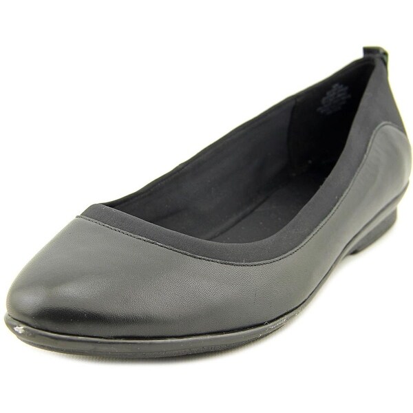 round toe leather flats