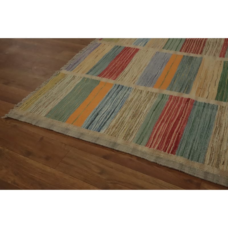 Hand Woven Southwestern Wool Multi-Colored Geometric Area Rug - 8' 10'' X 5' 11''